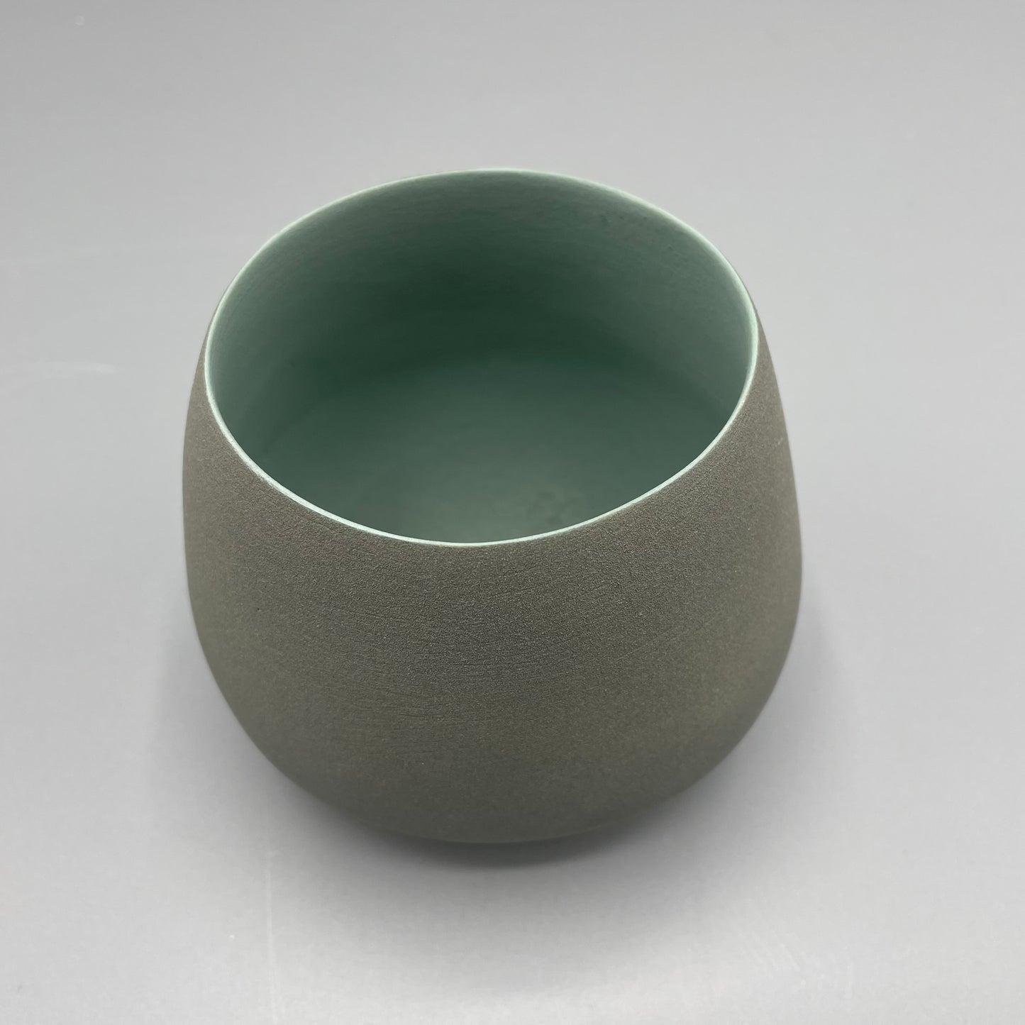 Maria Wojdat Medium Graphite & Teal Ovoid Vessel