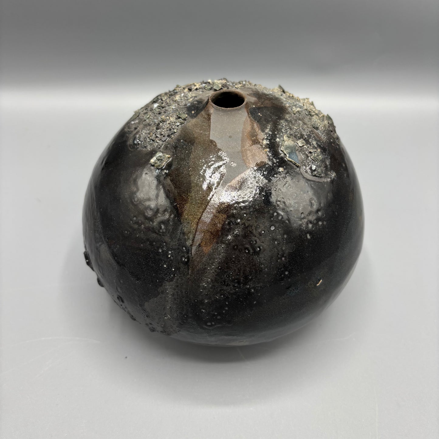 Rosa Wiland Holmes 'Medium Texture Black Moon Jar'