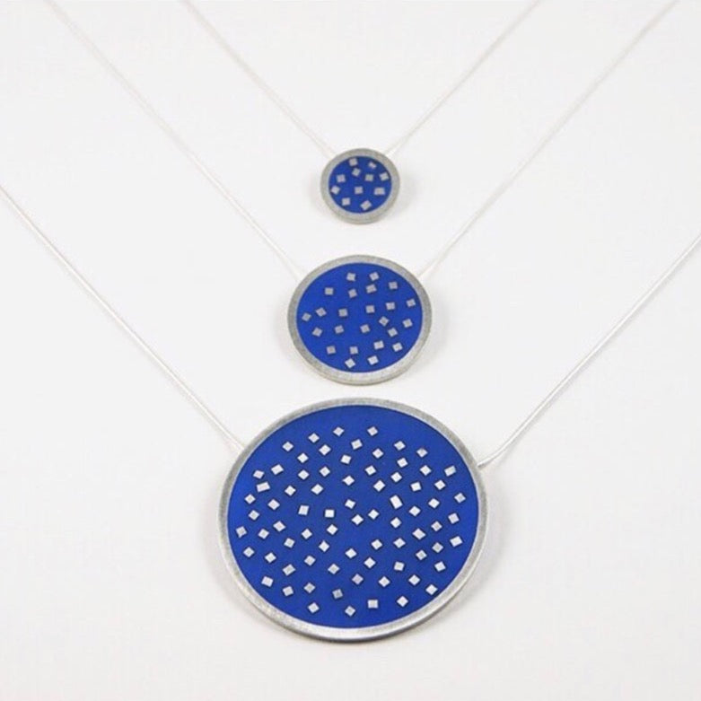 Ruth Hollywood 'Regarde En Haut' Medium Pendant