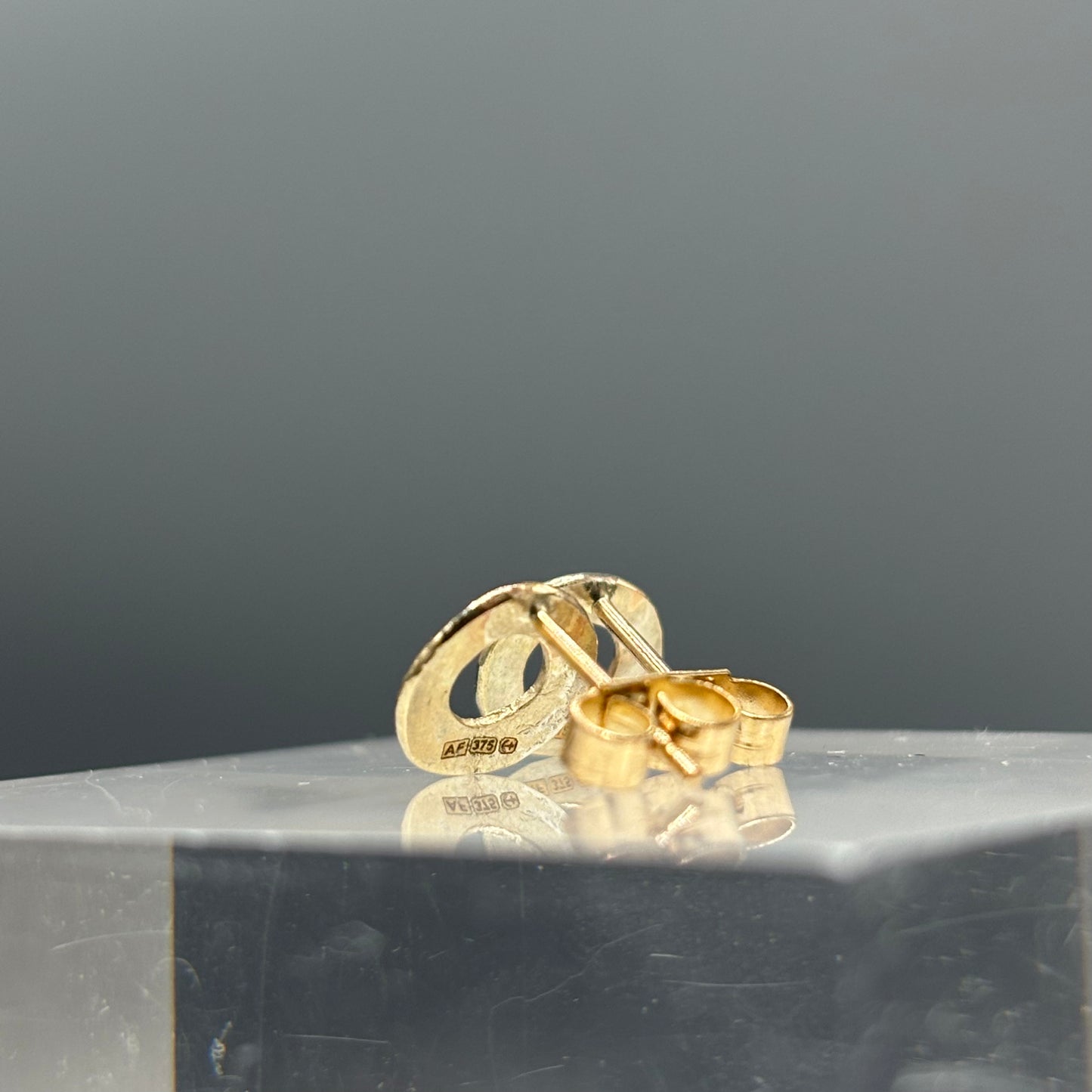 Anthony Feiler – 9ct Gold Stud Earrings