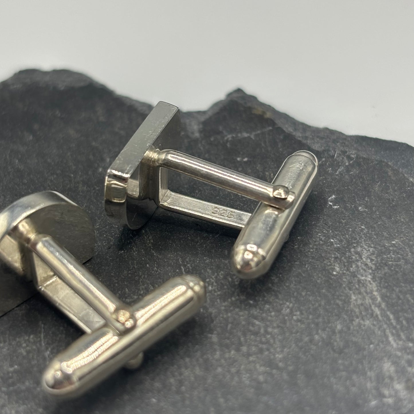 Wilde Works – Sterling Silver and Resin 'Eclipse Dot' Cufflinks (Vivid Green/Grey)