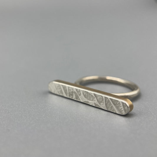 Papermetal Embossed Horizontal Bar Ring