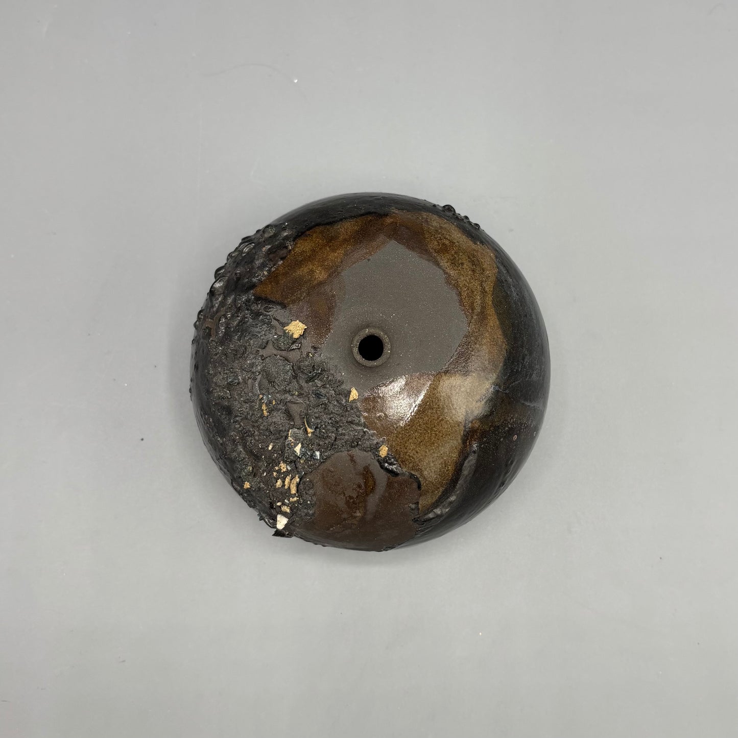 Rosa Wiland Holmes 'Tiny Texture Black Moon Jar'