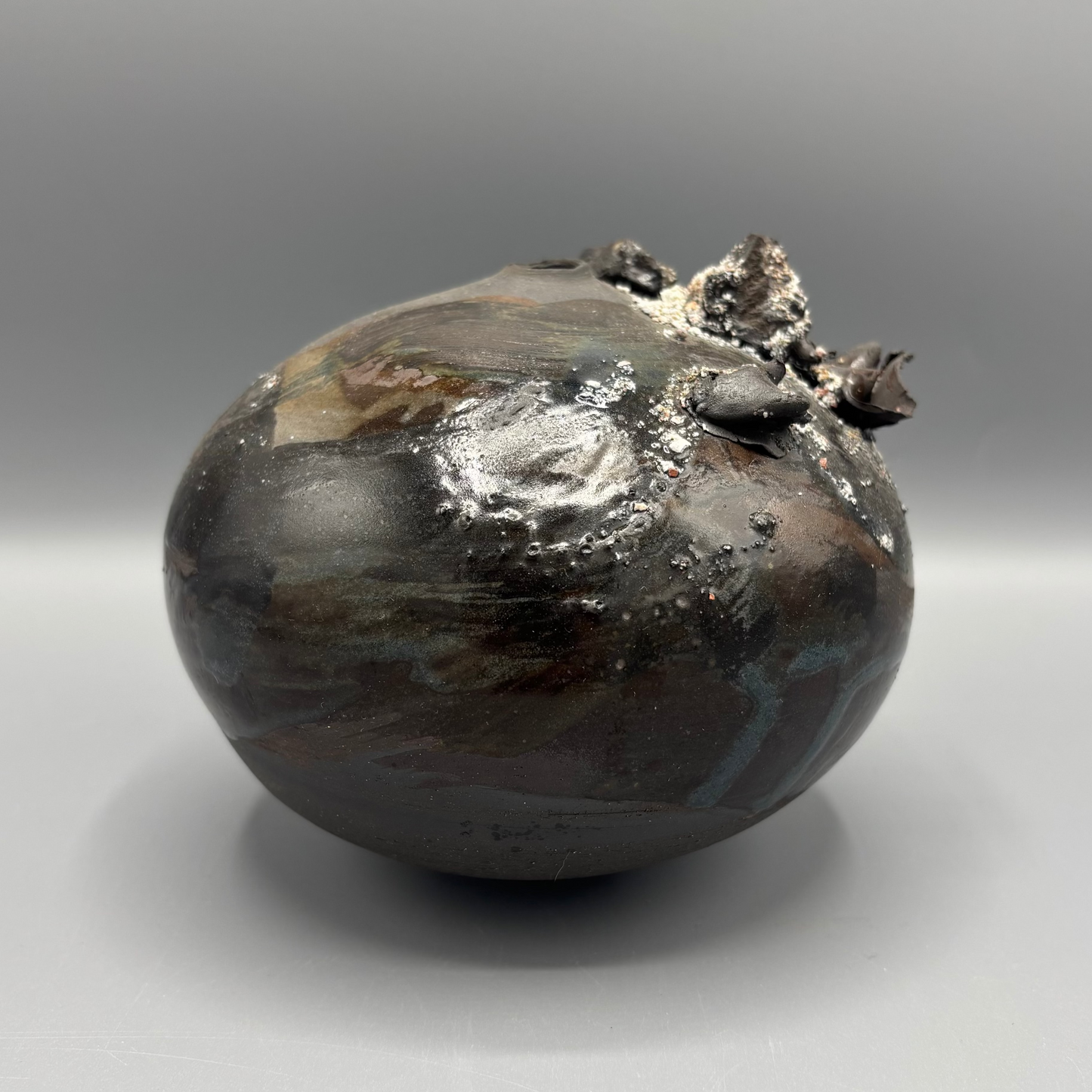 Rosa Wiland Holmes 'Medium Black Moon Jar'