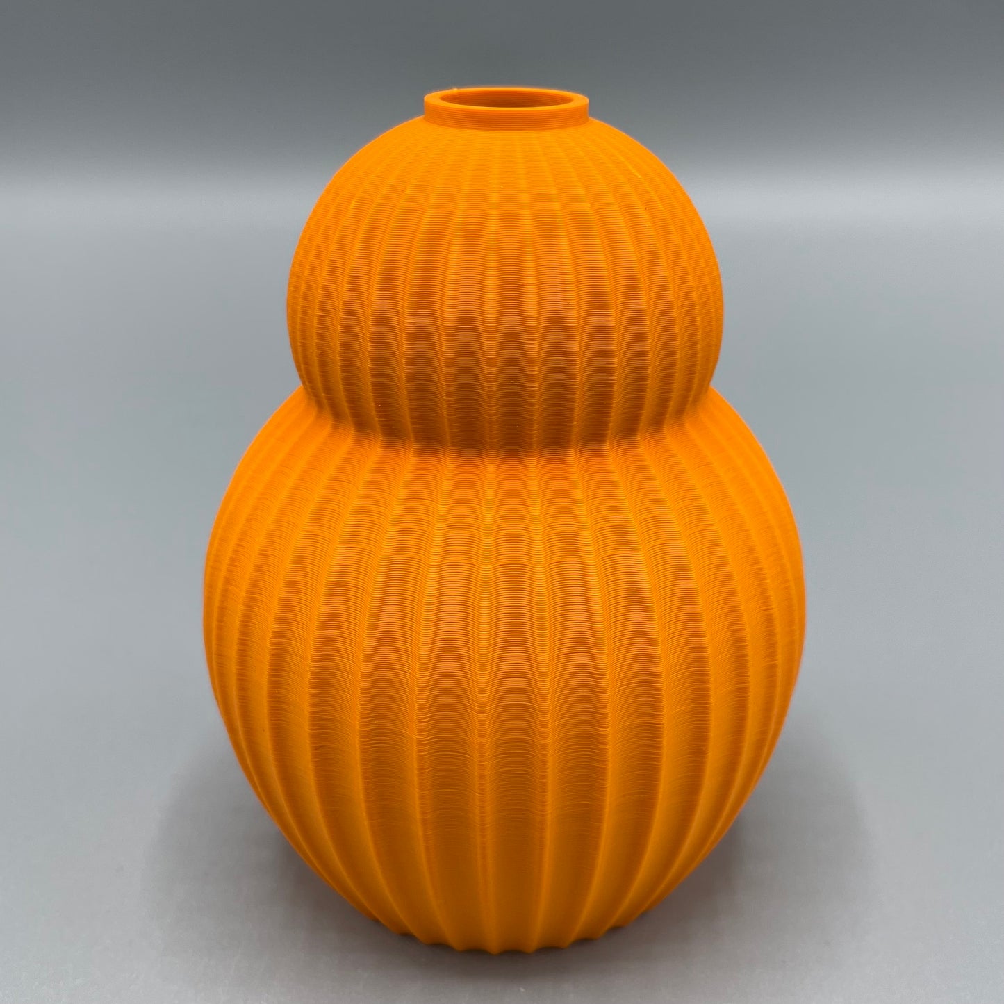 Keeley Traae 3D Printed Curvy Vessels