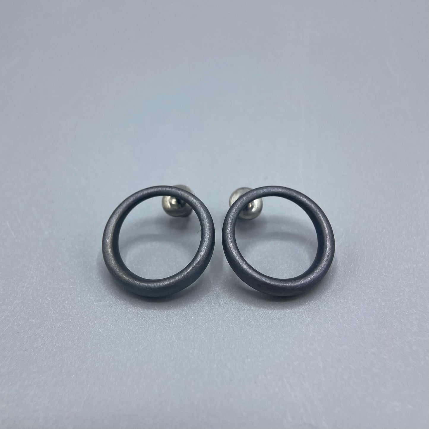 Sheng Zhang 'Curved Curves' Framed Circle Earrings