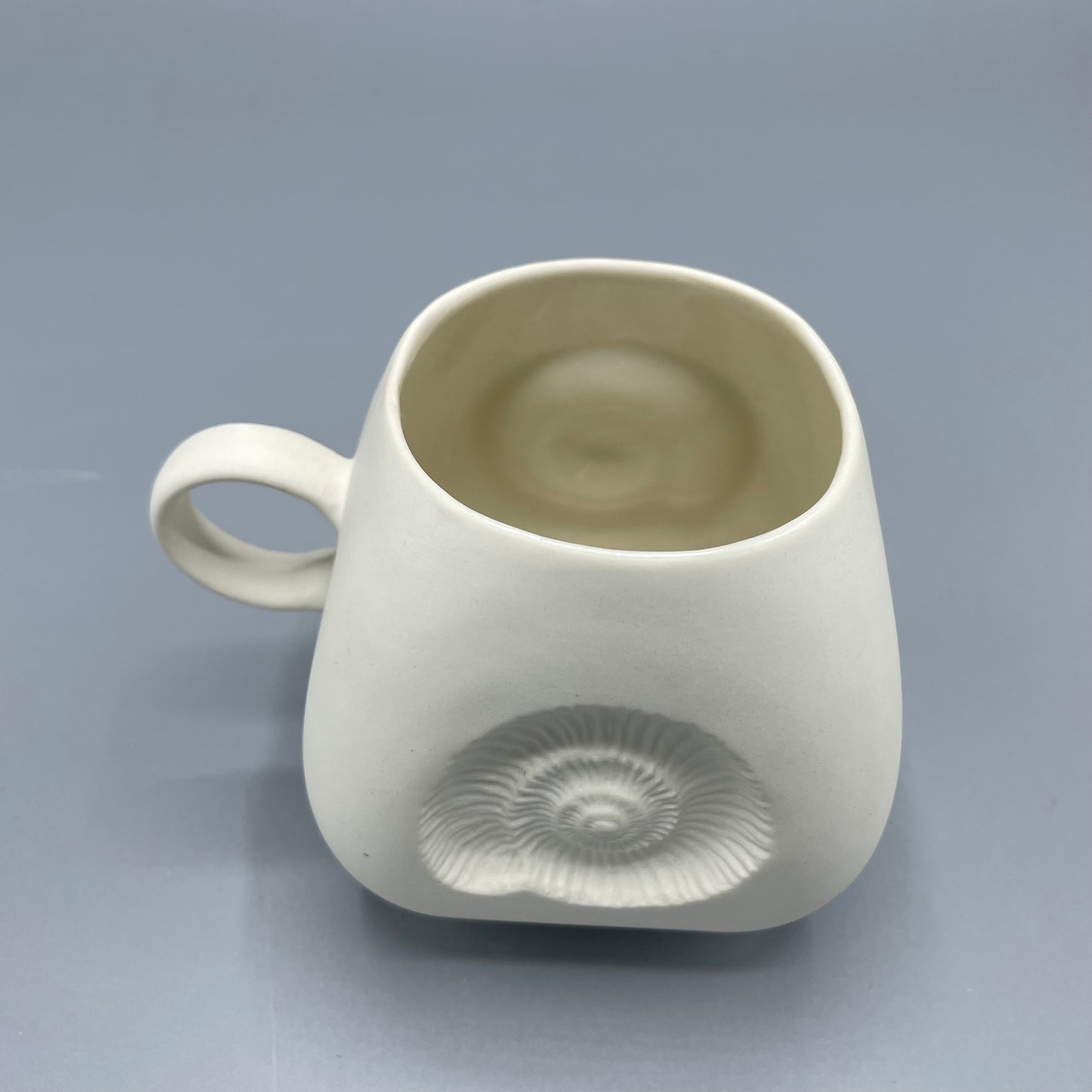 Jean White Mug 'Ammonite'