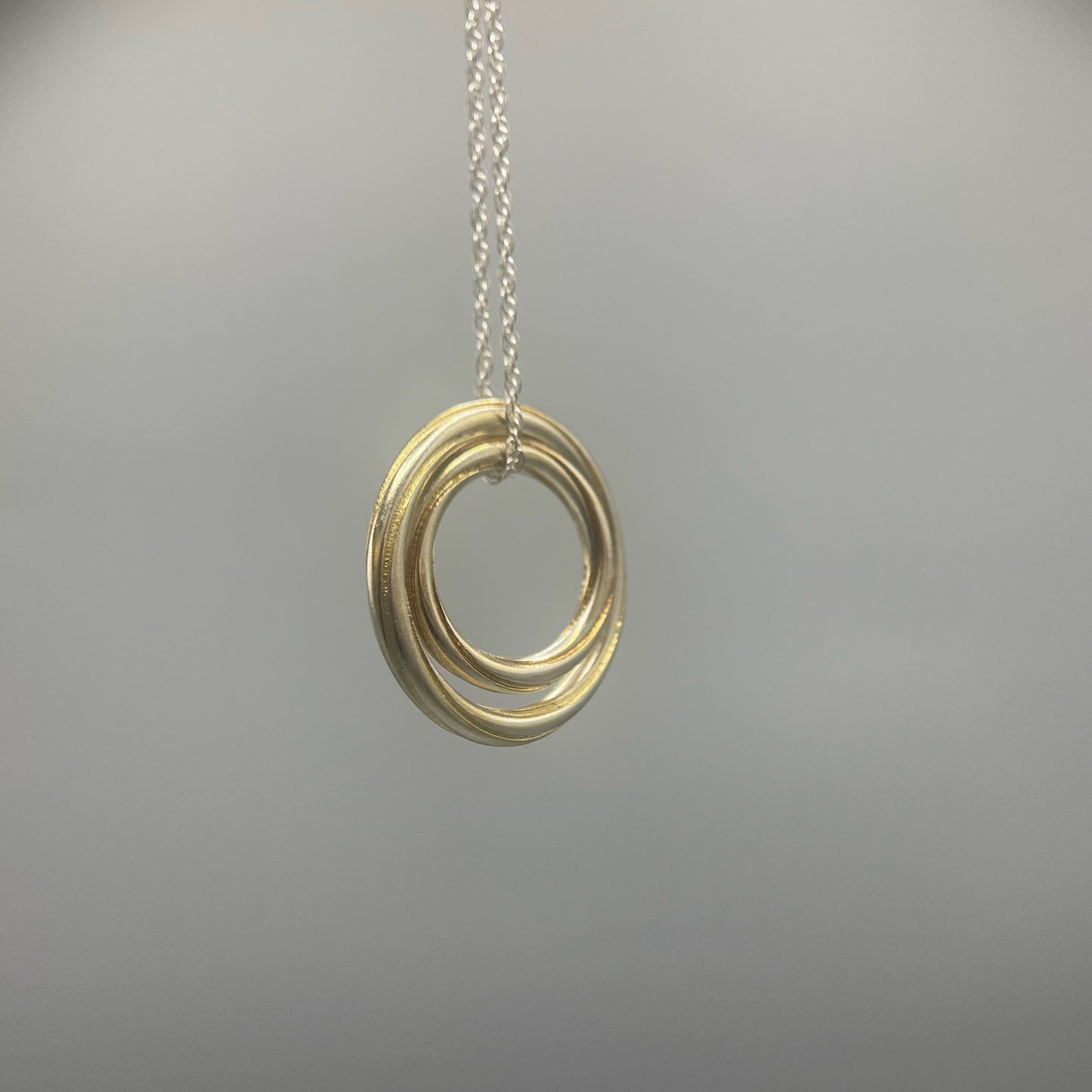 Alice Gow Twist Continuum Contrast Pendant