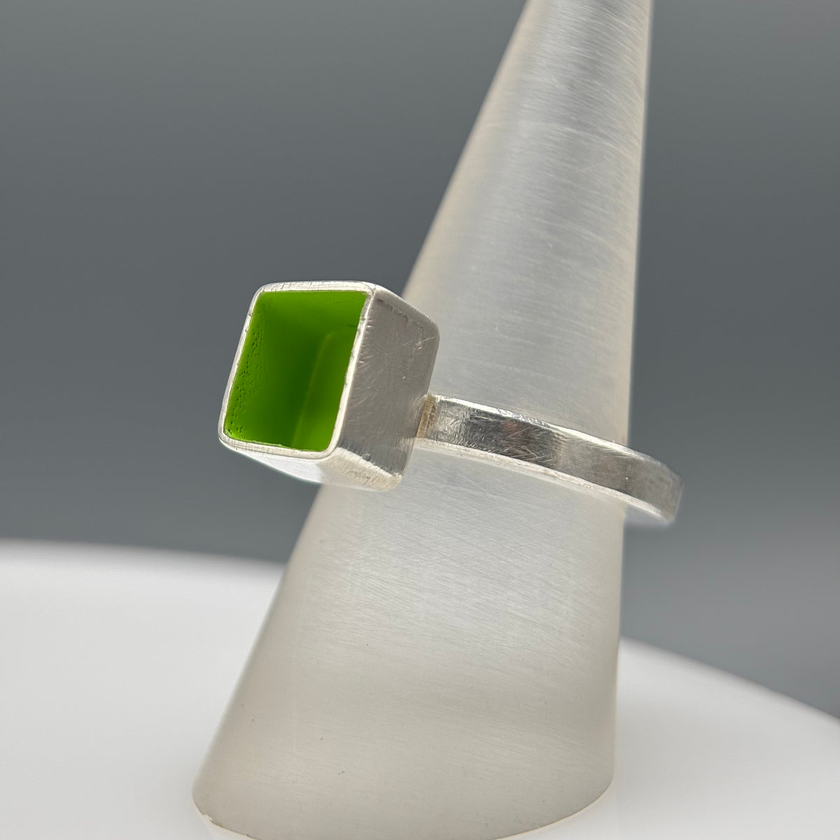 Gnarly Vibrant – Medium Box Ring with Pea Green Enamel (Sterling Silver)
