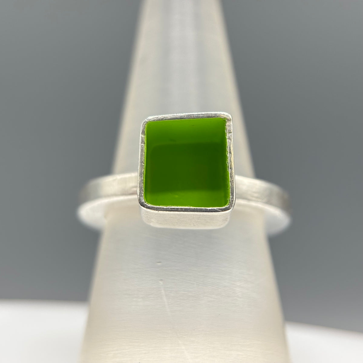Gnarly Vibrant – Medium Box Ring with Pea Green Enamel (Sterling Silver)