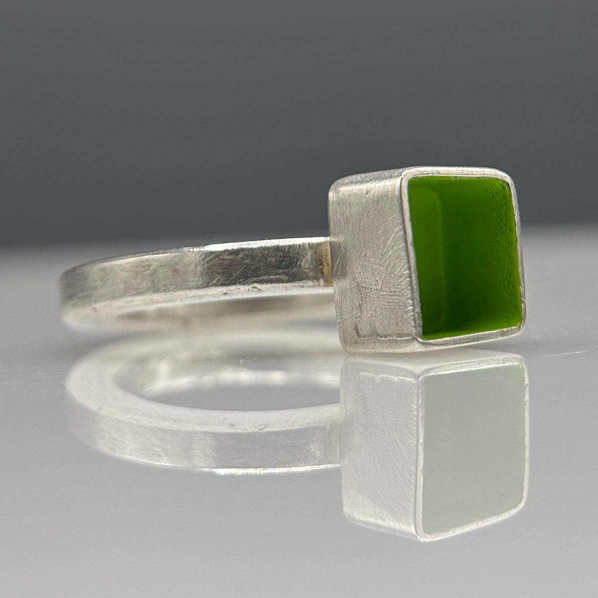 Gnarly Vibrant – Medium Box Ring with Pea Green Enamel (Sterling Silver)