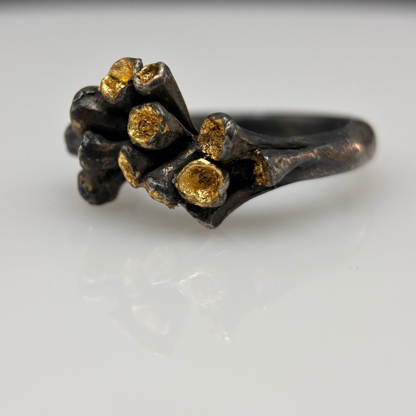 Beca Beeby – Cluster Ring (Silver/Oxidised with Gold Leaf) Size U