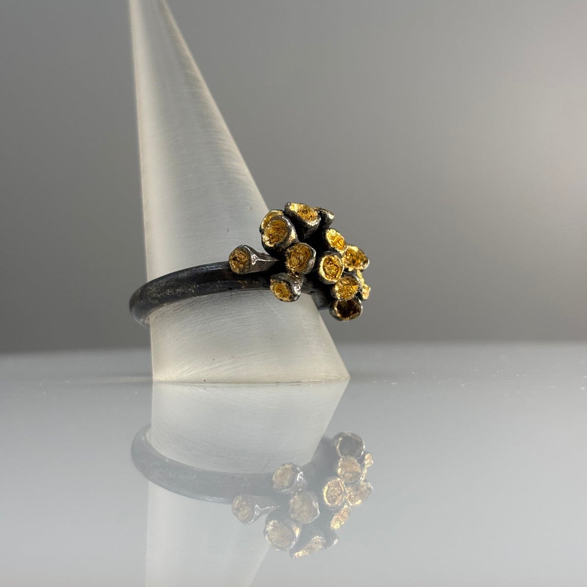 Beca Beeby – Cluster Ring (Silver/Oxidised with Gold Leaf) Size U