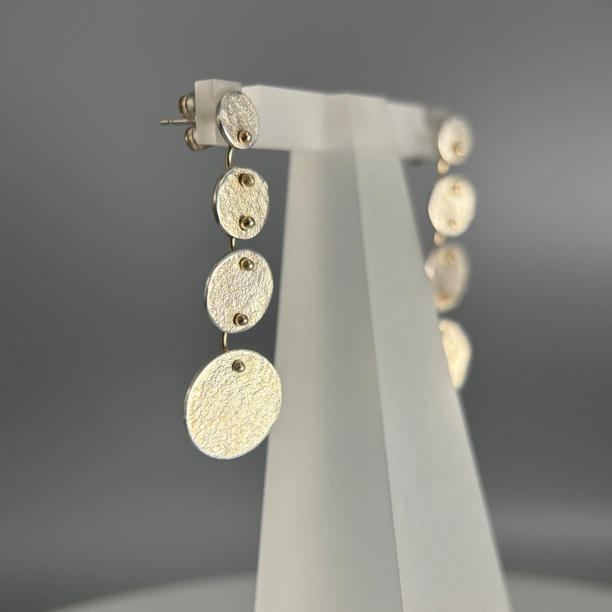 Anthony Feiler – Earrings: Silver Disc Drops with 9ct Gold Links I