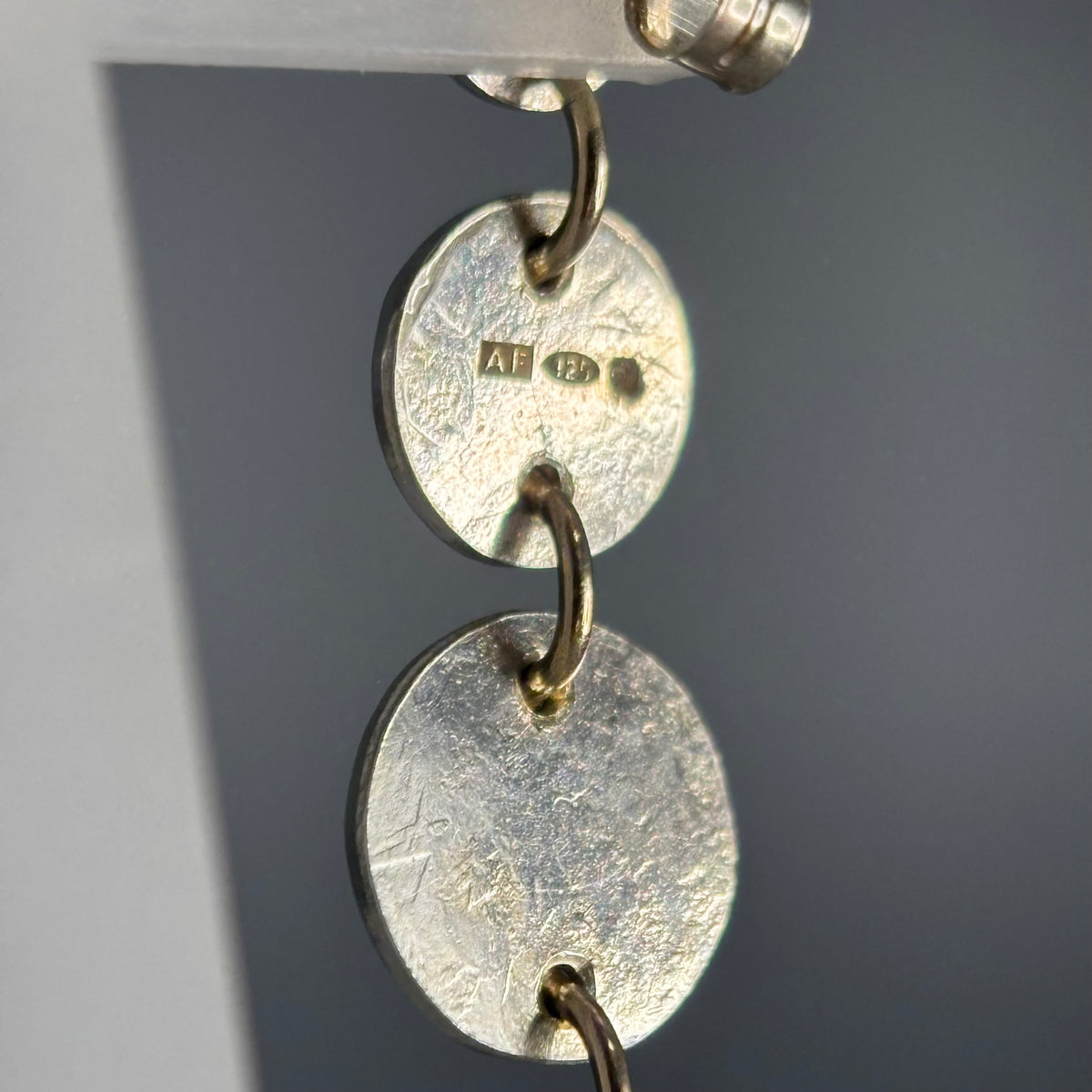 Anthony Feiler – Earrings: Silver Disc Drops with 9ct Gold Links I