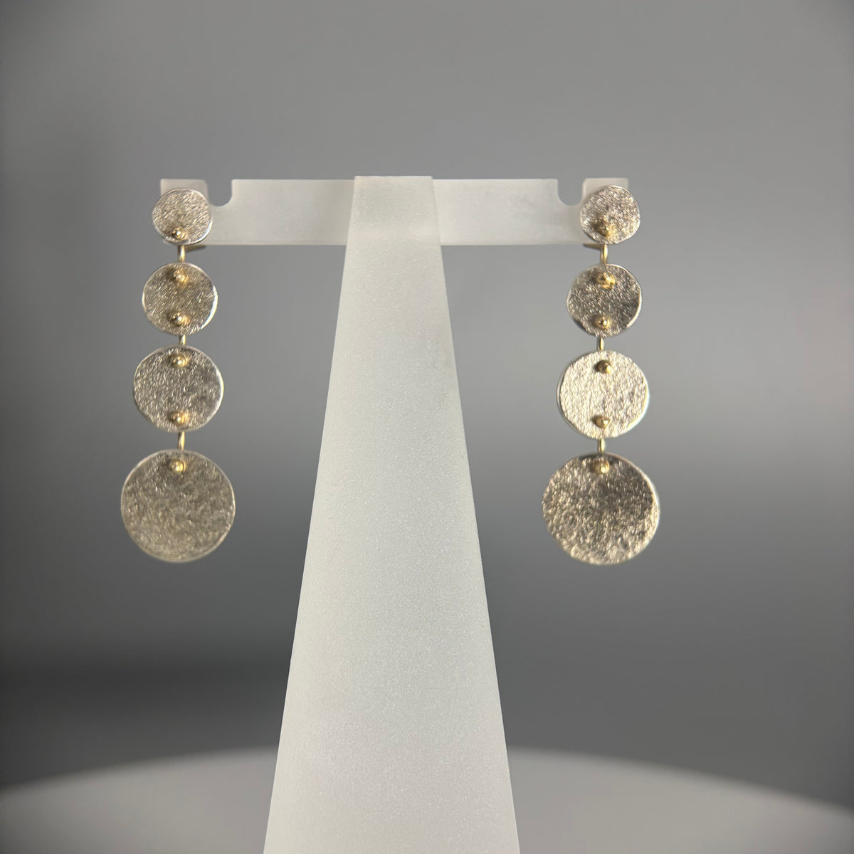Anthony Feiler – Earrings: Silver Disc Drops with 9ct Gold Links I
