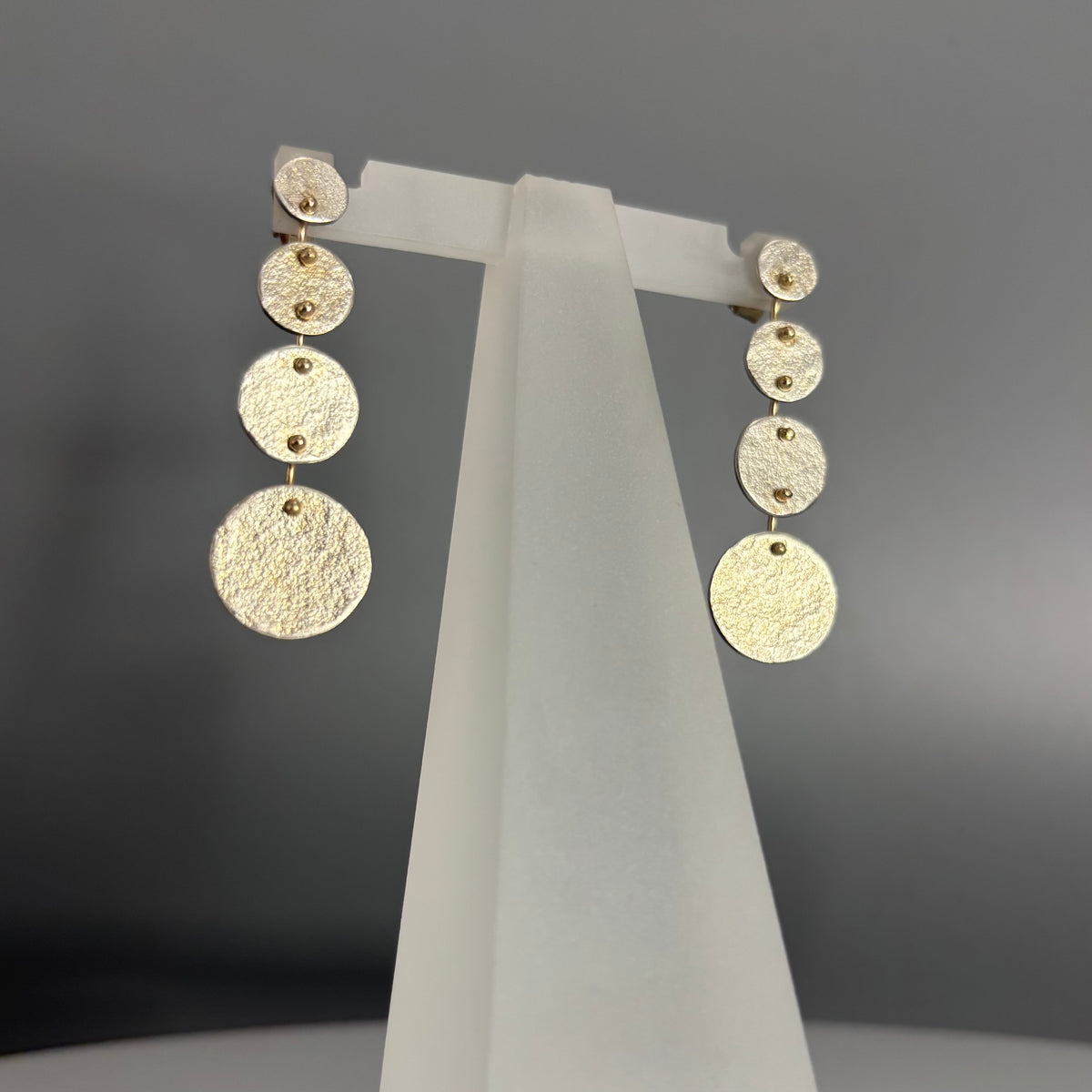 Anthony Feiler – Earrings: Silver Disc Drops with 9ct Gold Links I