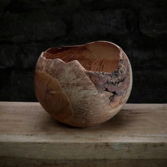 Alexei Sawyer – Round Oak Vessel (Wood)