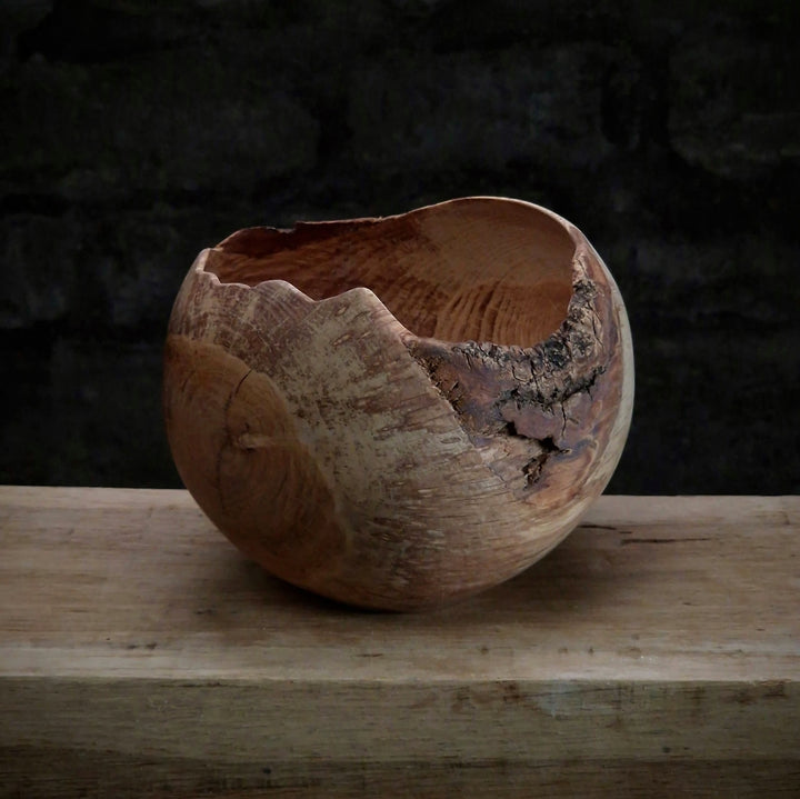 Alexei Sawyer – Round Oak Vessel (Wood)